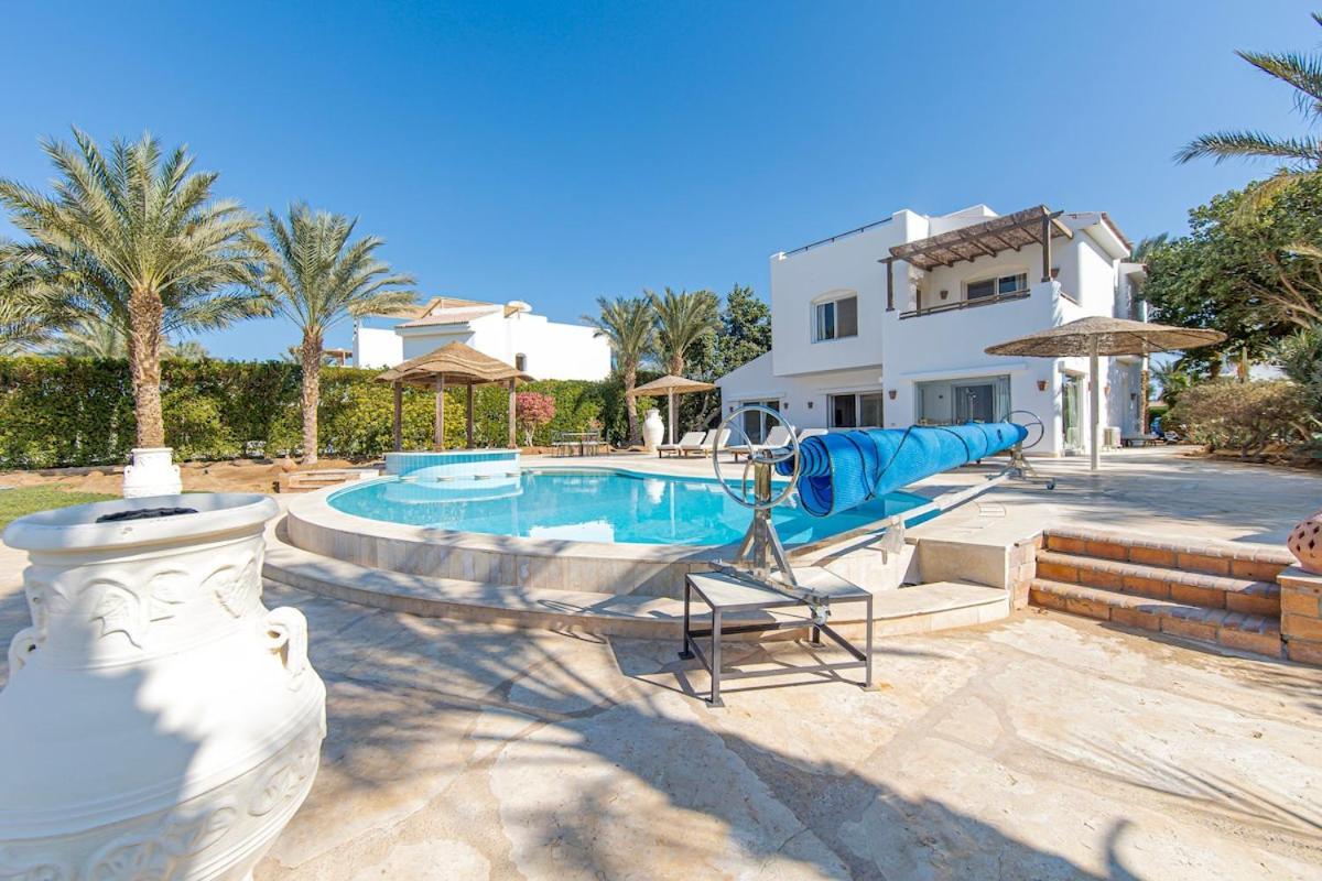 Stunning With Private Heatable Pool Villa *