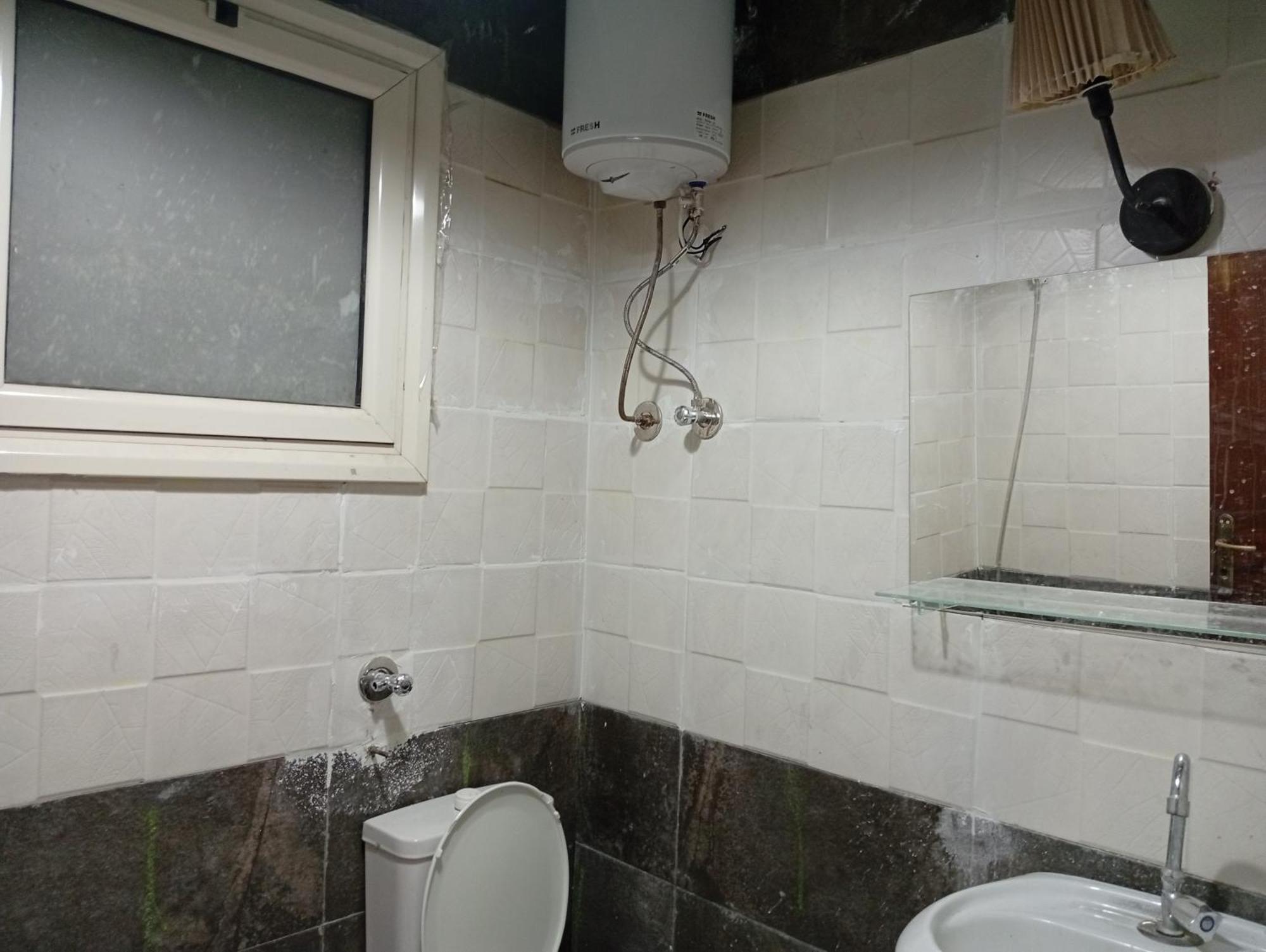 Apartment Downtown Near Gym Pool Shops Walking Distance From Entertainment And Shopping