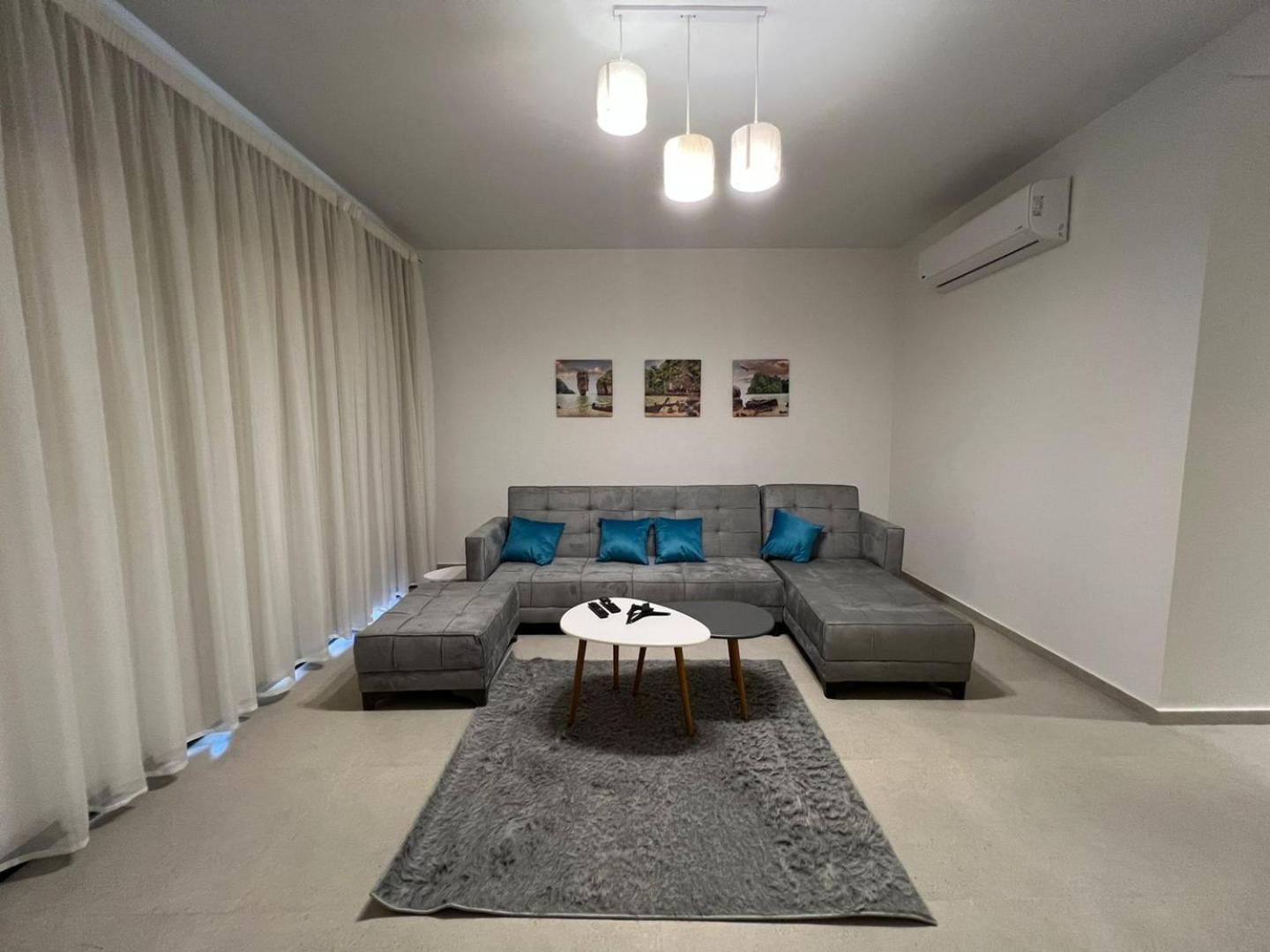 Apartment Brand New 1 Bdr Kamaran