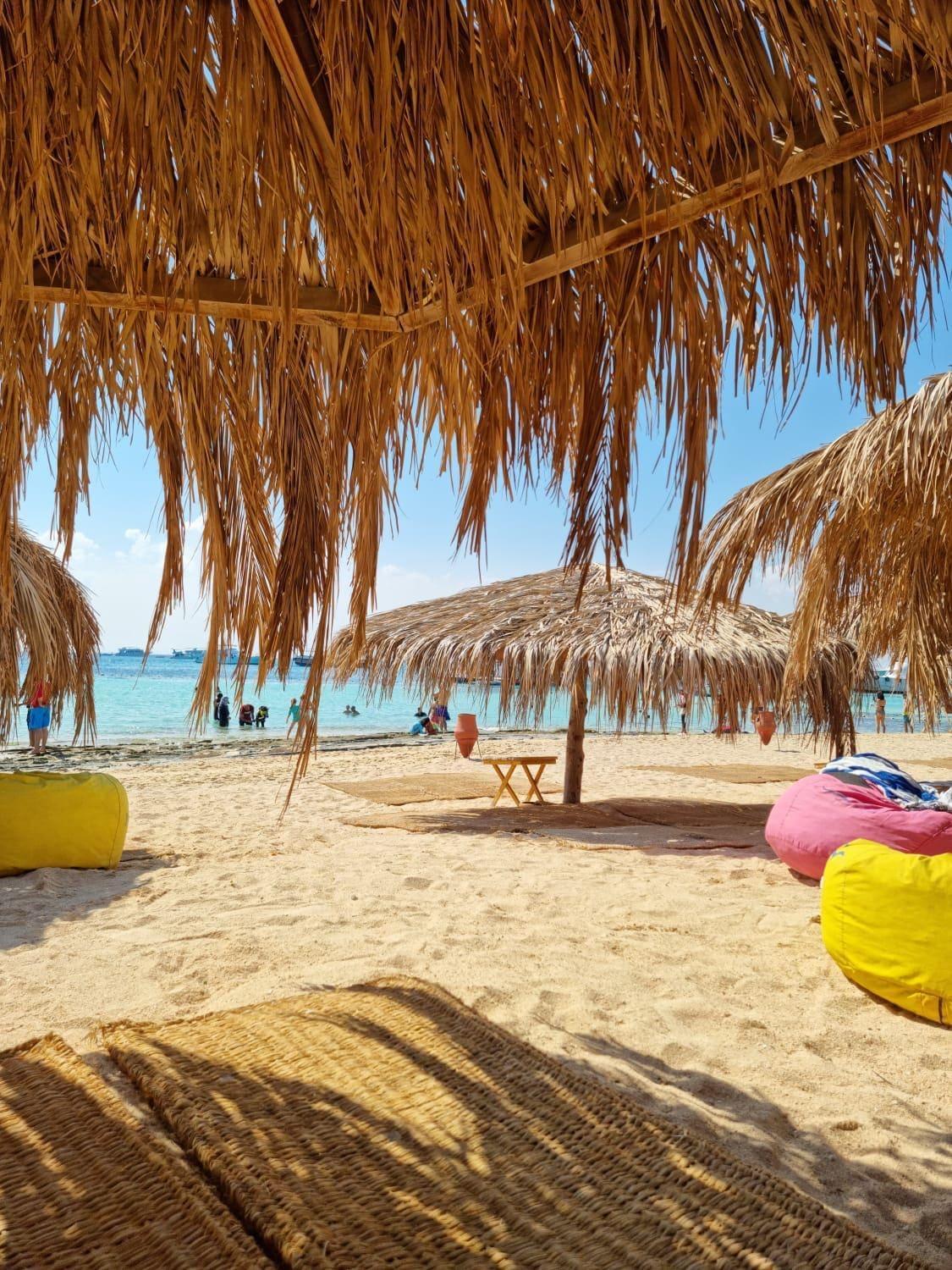 2bed Beachfront On-the-beach Apartment Hurghada