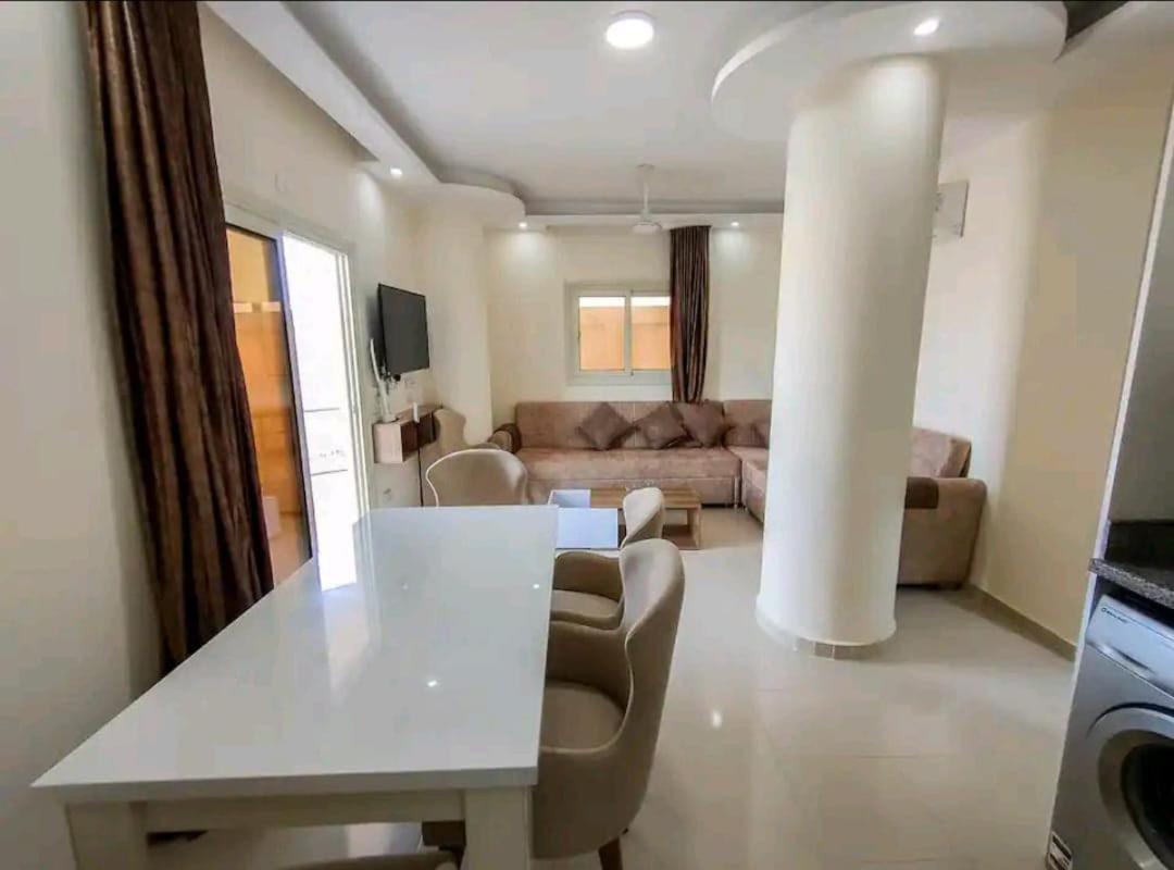 Apartment 2bed Beachfront On-the-beach