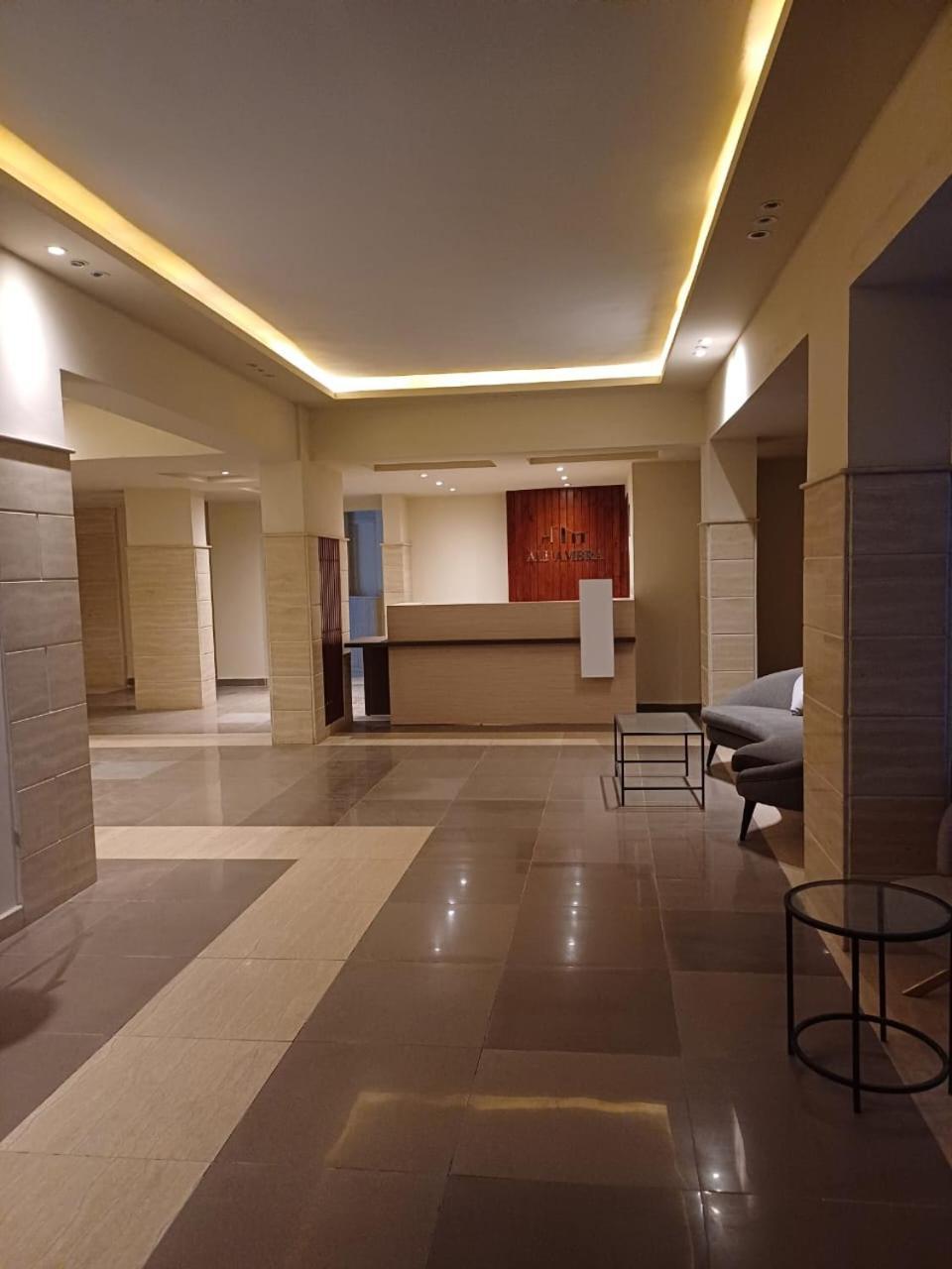 Appartement Alhambra Avenue *