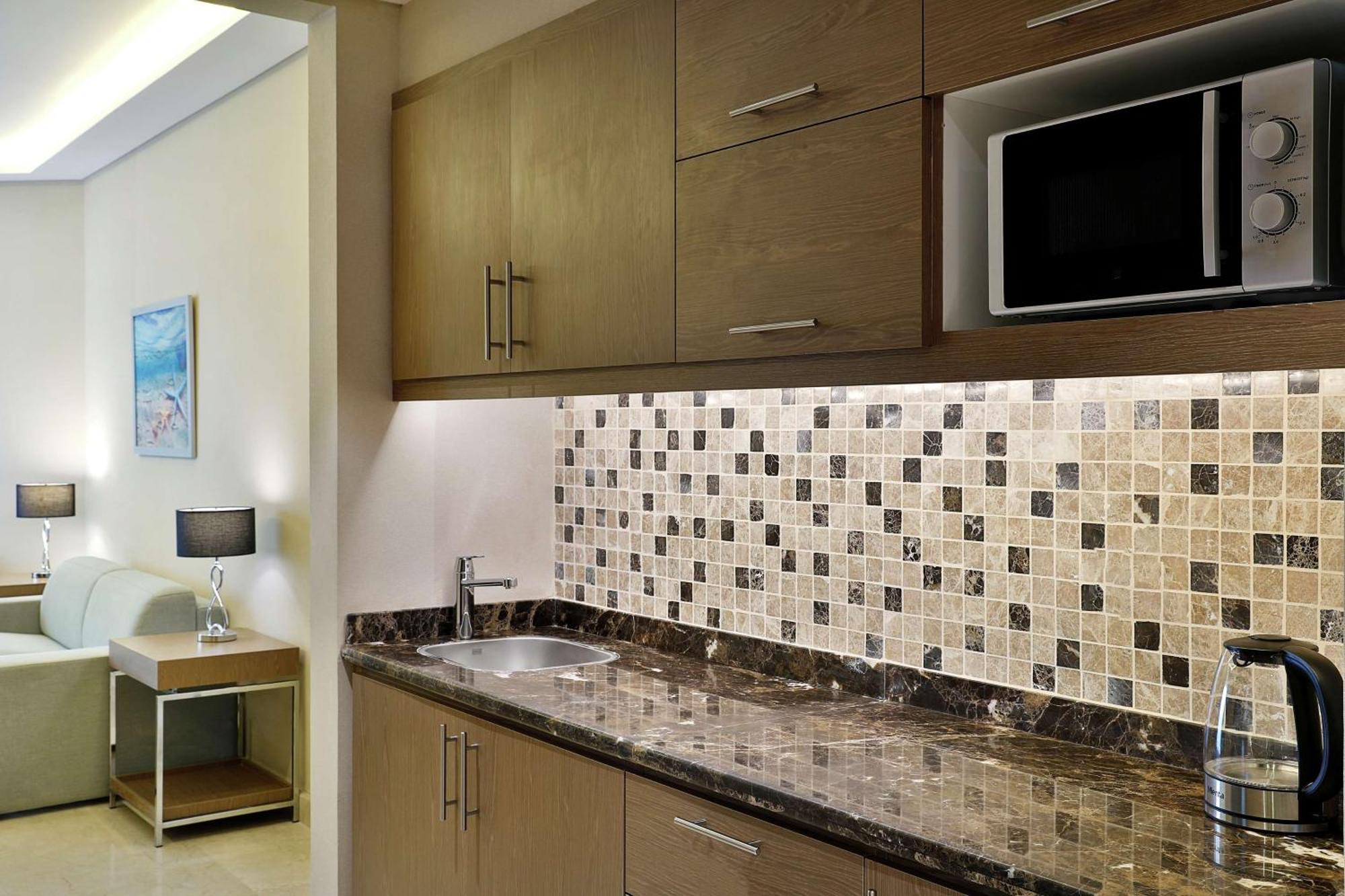 Hilton Plaza 5*