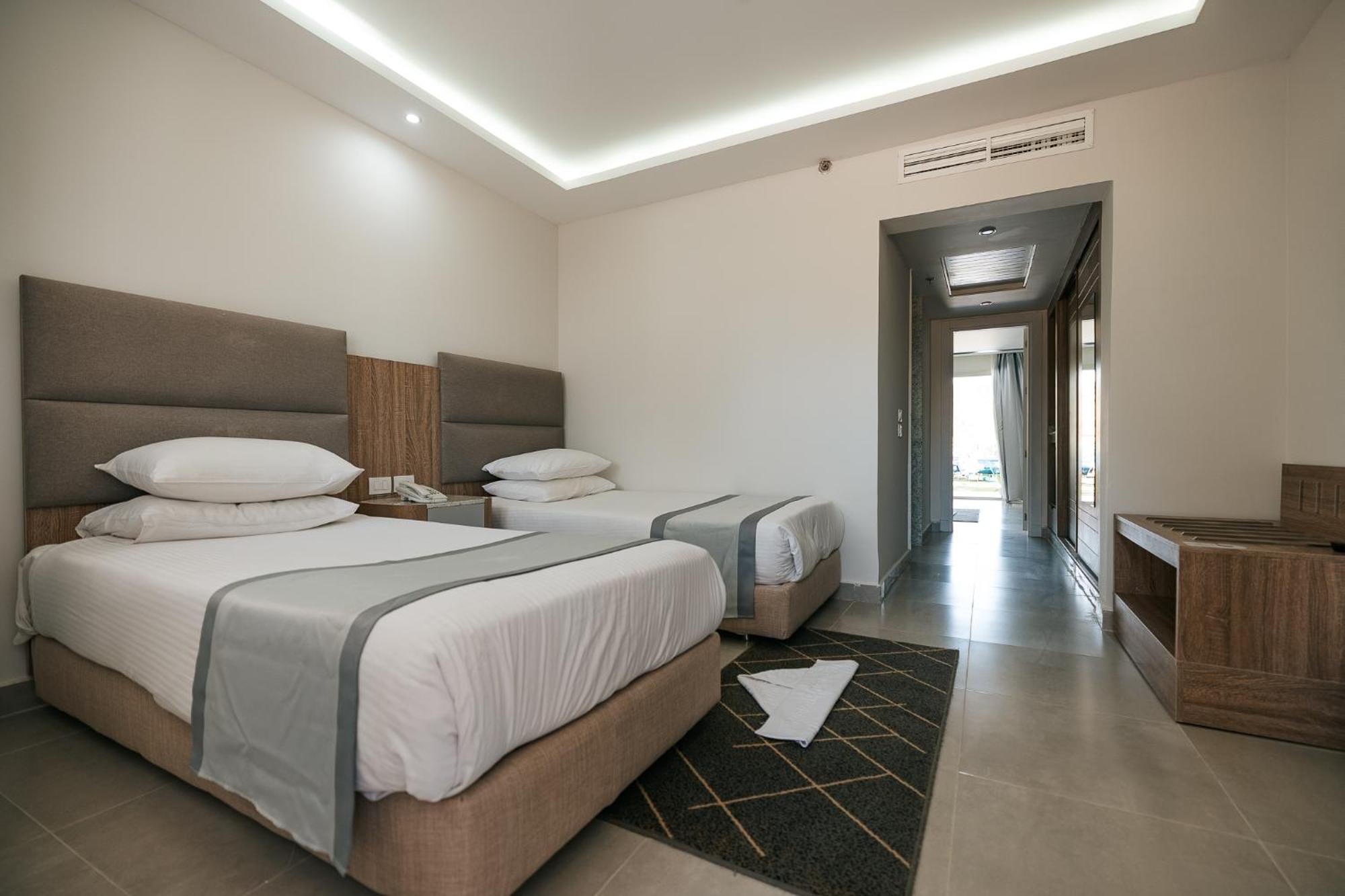 Resort Titanic - Families And Couples Only 5*