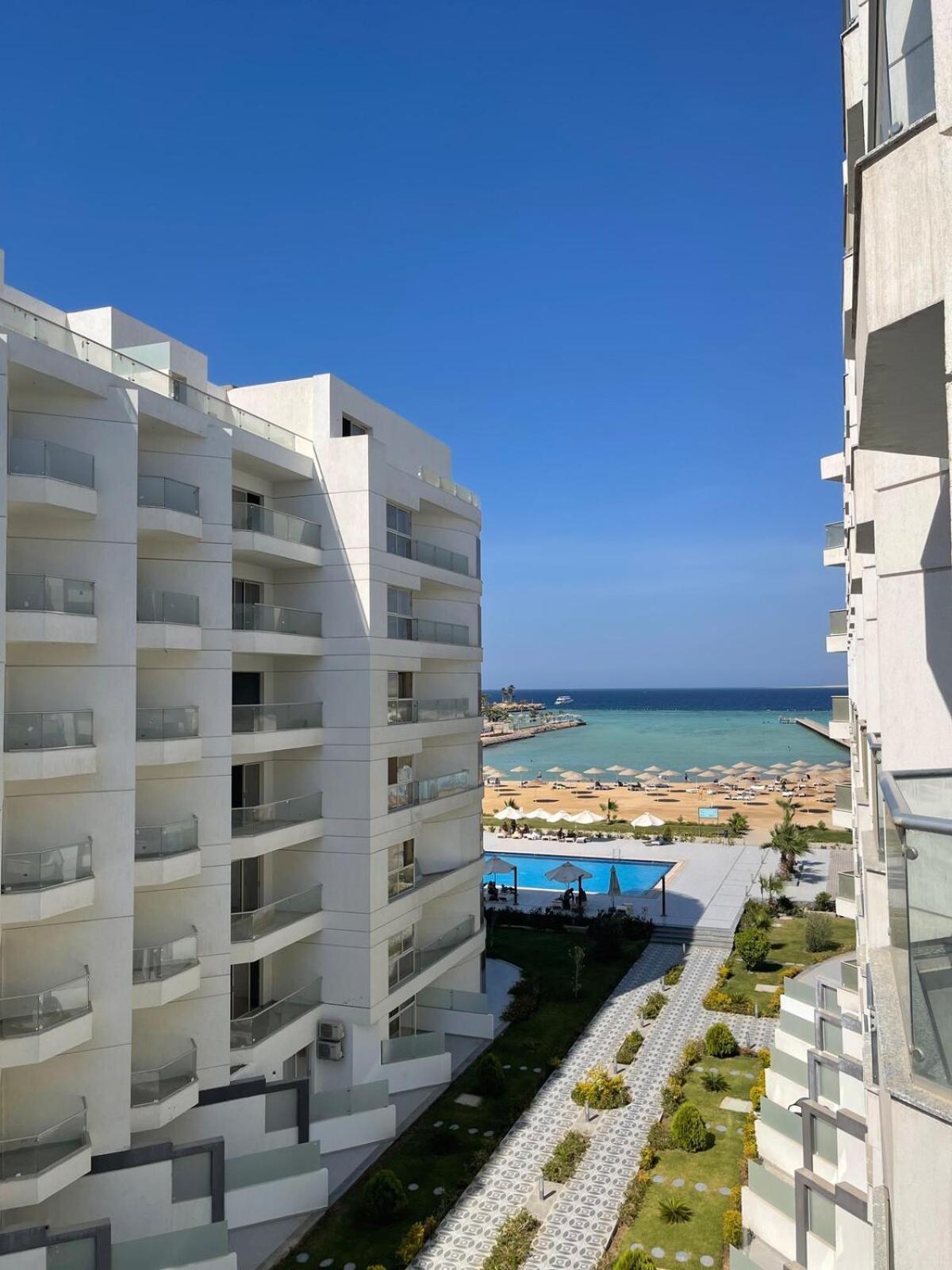 Seafront With Private Apartment Hurghada