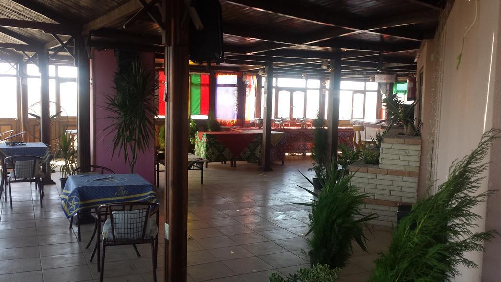 Golden Rose Hostel *
