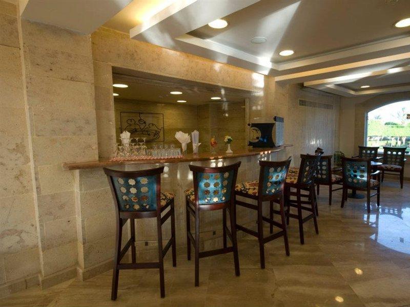Lotus Bay Resort 4*