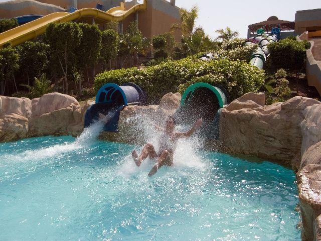 Titanic Aqua Park - Families And Couples Only Station touristique