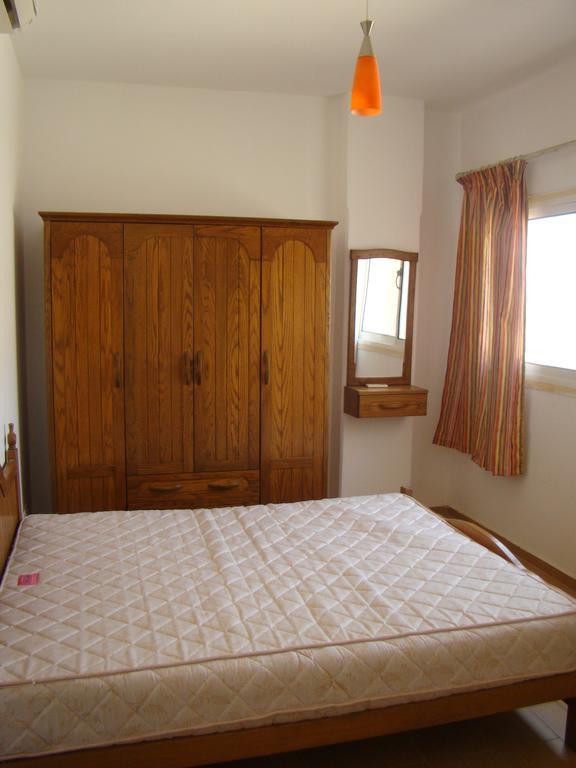 Apartment Villages Road