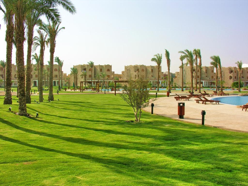 Royal Lagoons & Aqua Park Families And Couples Only Resort 5*