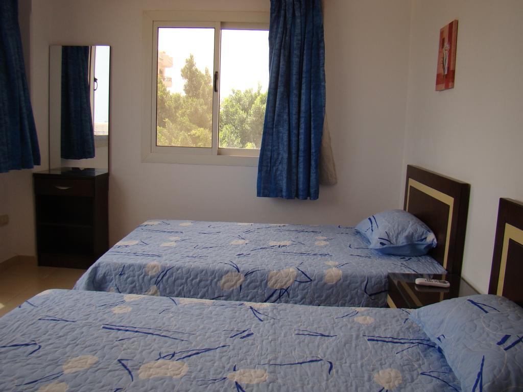 Villages Road Apartment *