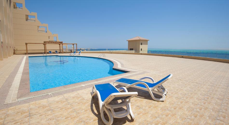 The View Family Pool & Beach *